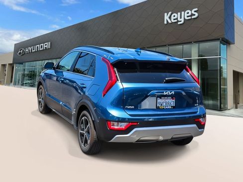 Used 2025 Kia Niro EX FWD image 7