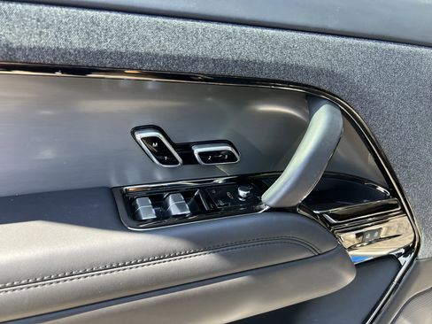 Used 2023 Land Rover Range Rover Sport SE AWD/4WD image 14