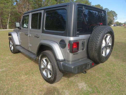 Used 2021 Jeep Wrangler Unlimited Sahara AWD/4WD image 8
