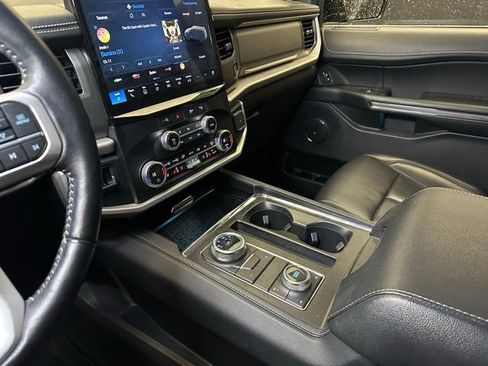 Used 2024 Ford Expedition XLT AWD/4WD image 29