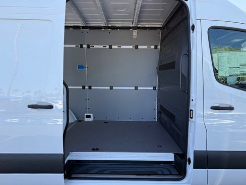 New 2026 Mercedes-Benz Sprinter 2500 image 18