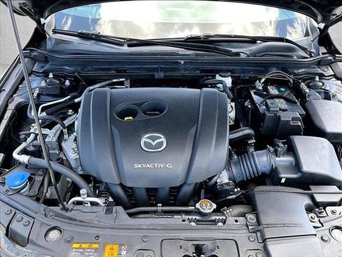 Used 2019 MAZDA MAZDA3 Hatchback FWD image 11