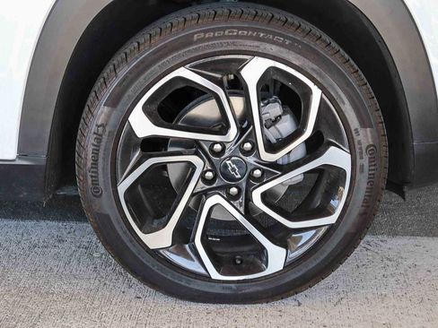 Used 2024 Chevrolet Trax RS FWD image 9
