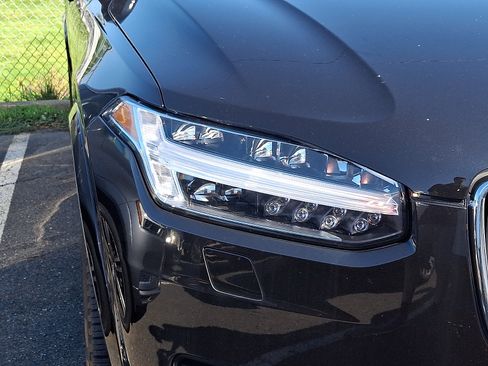 Used 2024 Volvo XC90 B5 Plus w/ Protection Package Premier AWD/4WD image 5