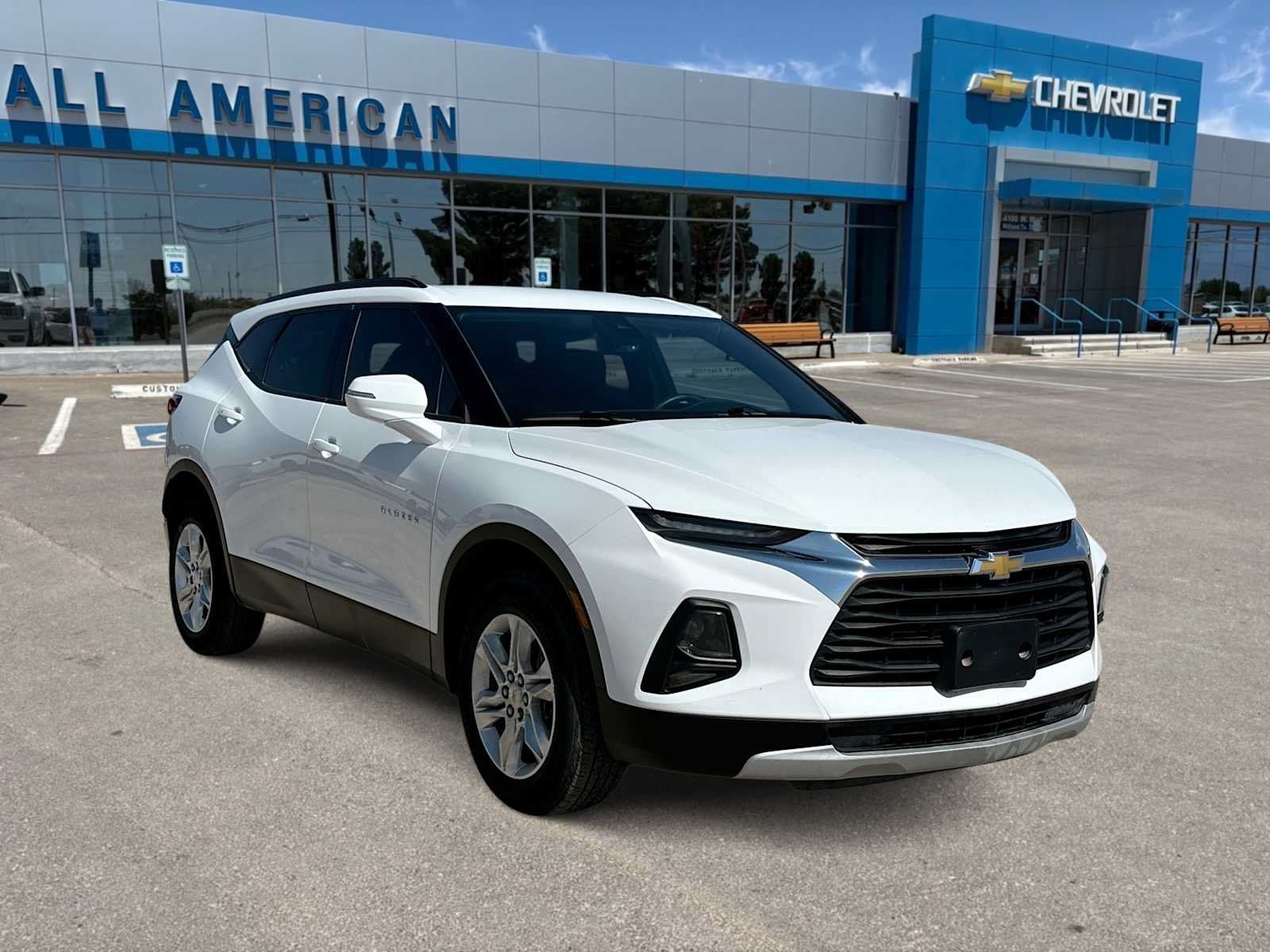 Used 2022 Chevrolet Blazer LT FWD image 2