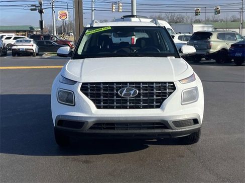Used 2026 Hyundai Venue SEL image 2