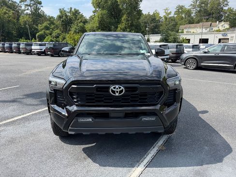 Used 2024 Toyota Tacoma TRD Off-Road AWD/4WD image 10