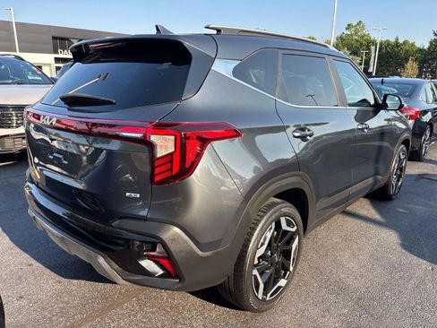 Used 2024 Kia Seltos SX w/ SX Sunroof Package AWD/4WD image 2