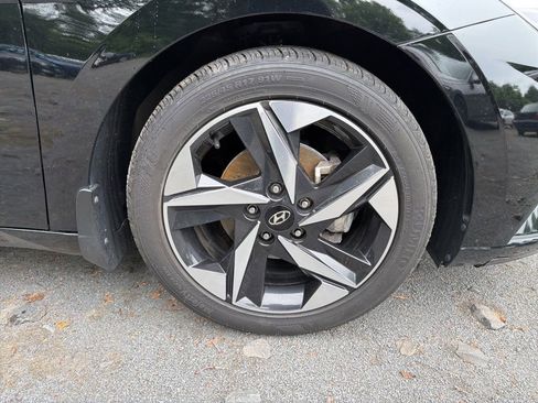 Certified 2023 Hyundai Elantra SEL w/ Convenience Package FWD image 8