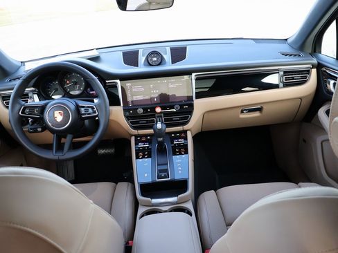 New 2026 Porsche Macan image 19