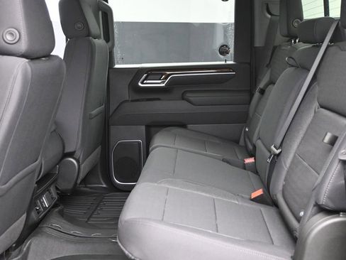 New 2025 GMC Sierra 2500 SLE w/ SLE Value Package; image 10