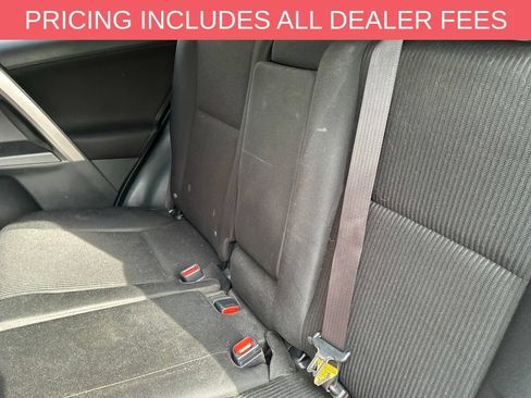 Used 2018 Toyota RAV4 LE FWD image 15