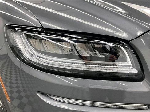 Used 2021 Lincoln Nautilus Reserve image 32