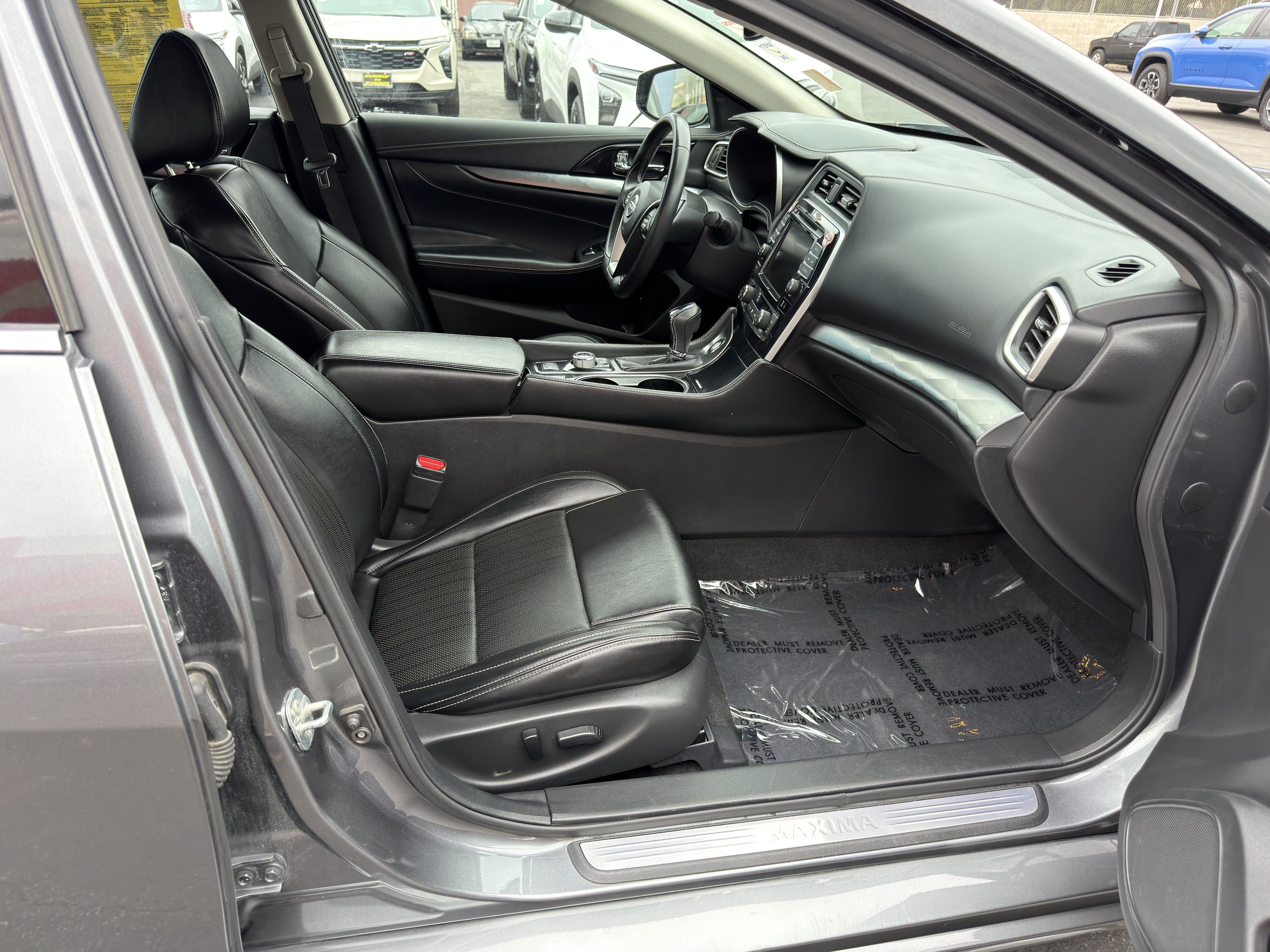 Used 2023 Nissan Maxima SV w/ Floor Mat Group FWD image 10
