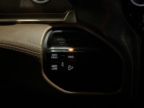 Used 2024 RAM 2500 Limited w/ Safety Group image 33