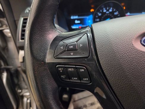 Used 2018 Ford Explorer XLT w/ Equipment Group 202A AWD/4WD image 14