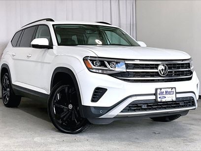 Used 2022 Volkswagen Atlas SE w/ Black Wheel Package