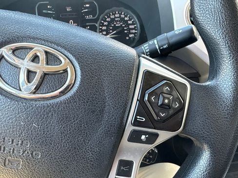 Used 2021 Toyota Tundra SR5 w/ SR5 Upgrade Package AWD/4WD image 18