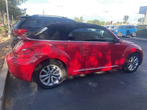 Used 2014 Volkswagen Beetle TDI FWD image 2