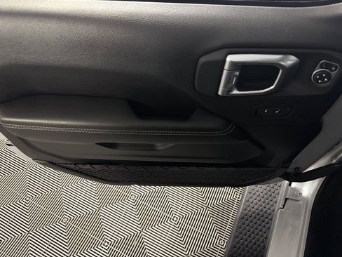 Used 2023 Jeep Wrangler Unlimited Sahara image 23