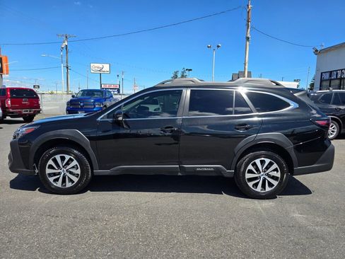 Used 2024 Subaru Outback Premium AWD/4WD image 9