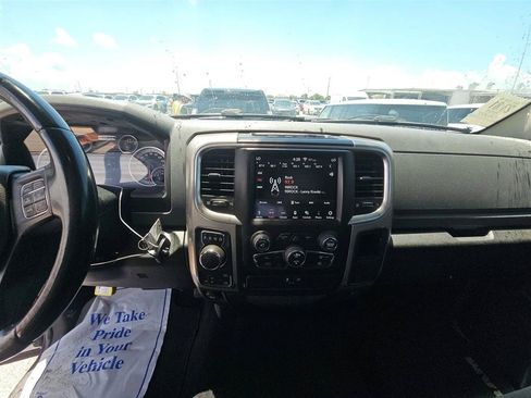 Used 2019 RAM 1500 Classic SLT w/ Luxury Group AWD/4WD image 17