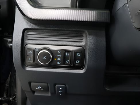 Used 2025 Ford F450 Platinum AWD/4WD image 20