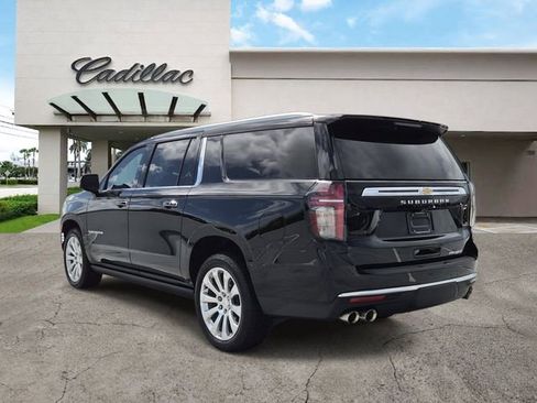 Used 2022 Chevrolet Suburban Premier image 3
