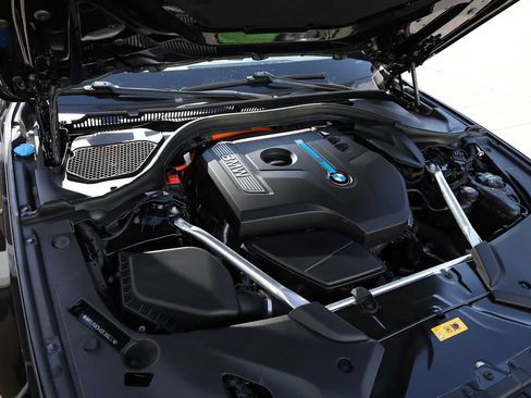 Used 2019 BMW 530e w/ Convenience Package RWD image 51