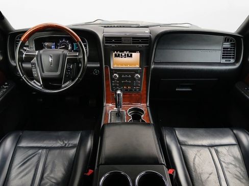 Used 2017 Lincoln Navigator Select AWD/4WD image 19