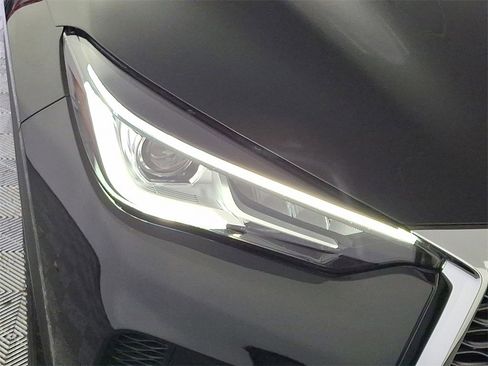 Certified 2025 INFINITI QX50 Luxe image 11