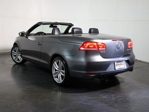 Used 2012 Volkswagen Eos Executive FWD image 2