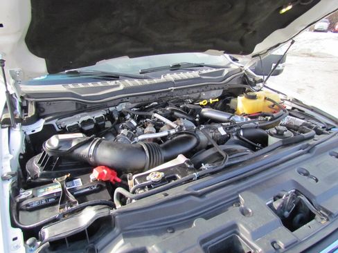 Used 2017 Ford F250 Lariat w/ Chrome Package image 22