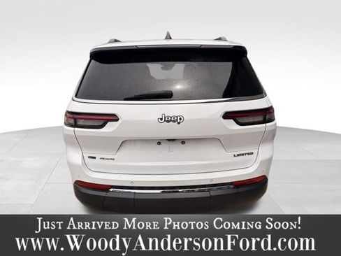 Used 2022 Jeep Grand Cherokee L Limited AWD/4WD image 5