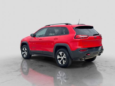 Used 2018 Jeep Cherokee Trailhawk AWD/4WD image 4