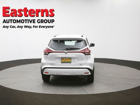 Used 2023 Nissan Kicks SR w/ SR Premium Package FWD image 38