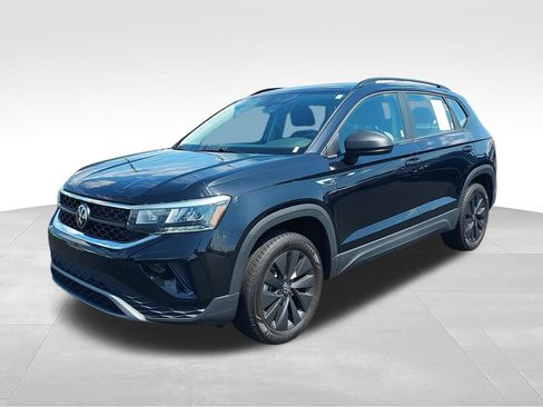 Used 2023 Volkswagen Taos S w/ Driver Assistance Package FWD image 4