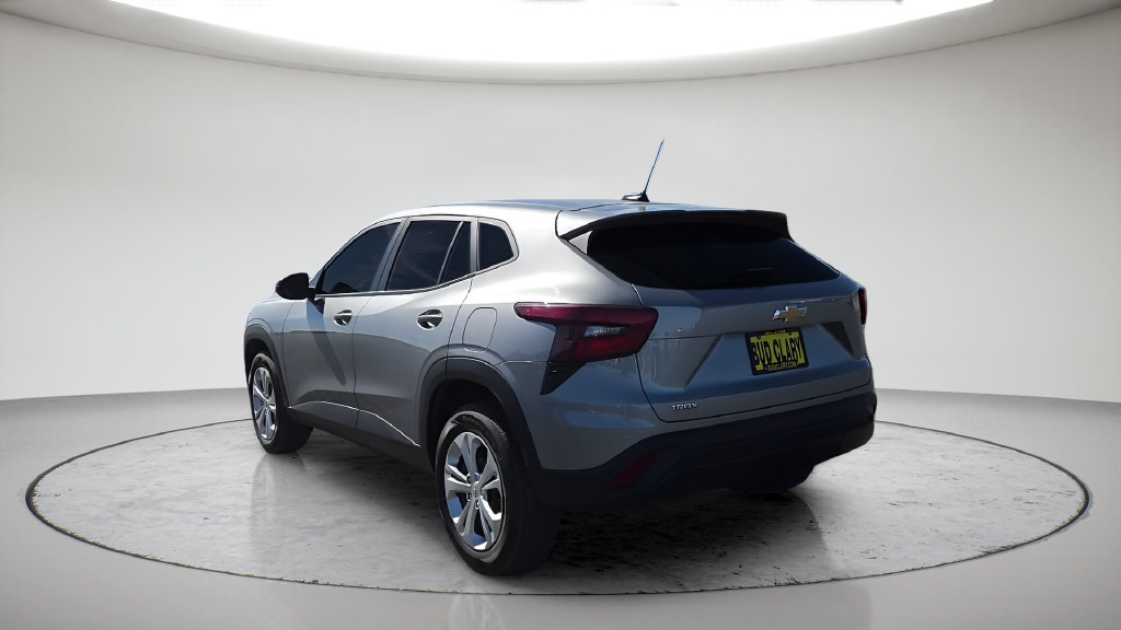 Used 2024 Chevrolet Trax LS FWD image 9