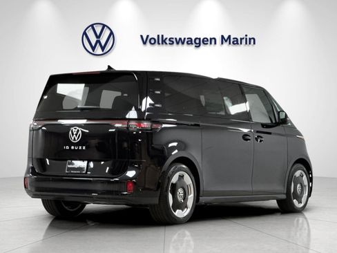 New 2025 Volkswagen ID. Buzz Pro S RWD image 5