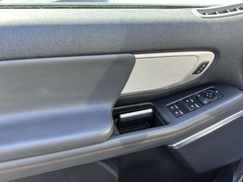 Used 2025 Ford Expedition Active image 12