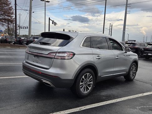 Used 2023 Lincoln Nautilus FWD w/ Premium Package image 5