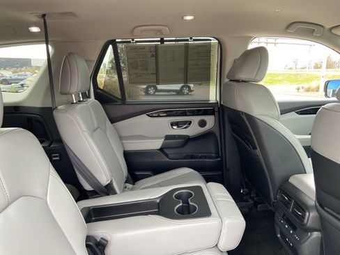 Used 2025 Honda Pilot EX-L image 20