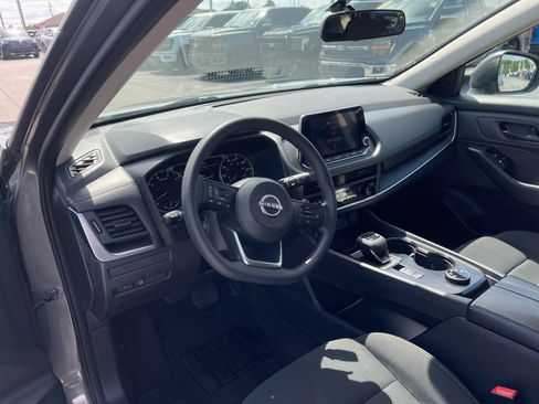 Used 2024 Nissan Rogue S AWD/4WD image 11