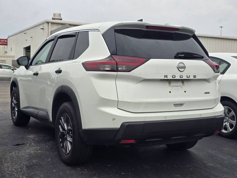 Used 2024 Nissan Rogue S AWD/4WD image 5