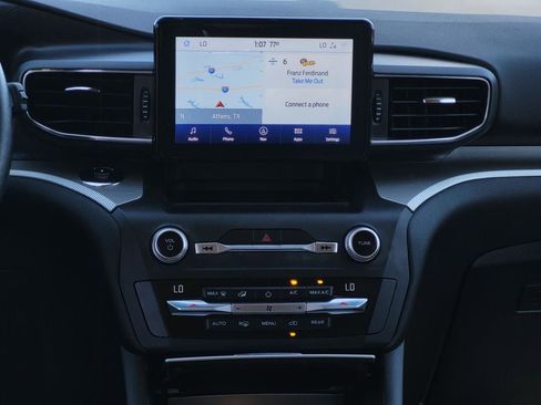 Used 2020 Ford Explorer XLT w/ Equipment Group 202A image 21