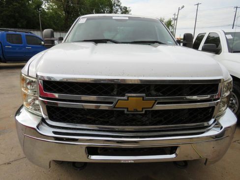 Used 2013 Chevrolet Silverado 2500 W/T RWD image 2