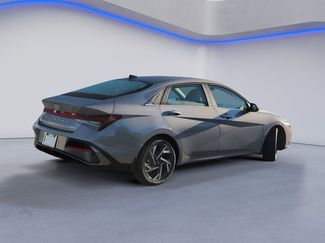 New 2025 Hyundai Elantra Limited FWD video 4