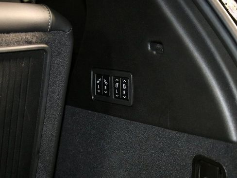 Used 2024 Cadillac XT6 Premium Luxury image 30