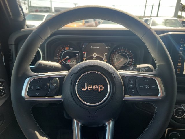 New 2026 Jeep Wrangler Unlimited Sahara w/ Safety Group AWD/4WD image 16