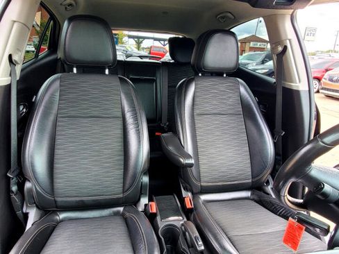 Used 2016 Buick Encore FWD image 19